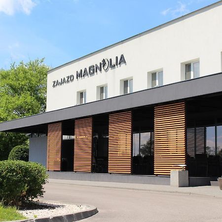 Zajazd Magnolia-Airport Modlin Pomiechówek Kültér fotó