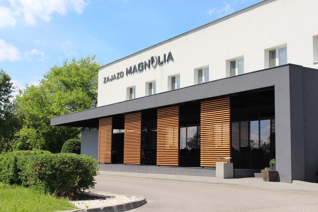 Zajazd Magnolia-Airport Modlin Pomiechówek Kültér fotó